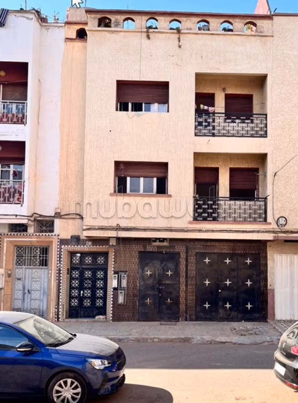 Beautiful house for sale in Hay Al Horria. Dimension 400 m². Satellite dish system and Moroccan living room