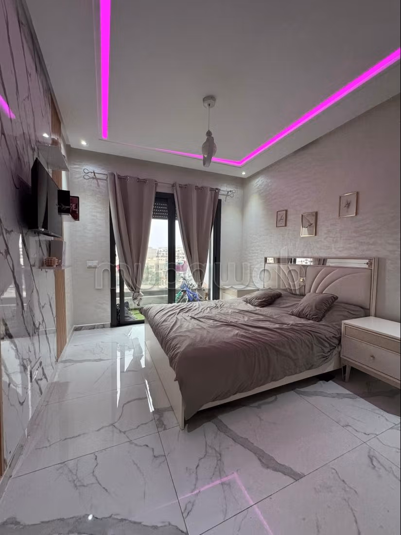 Affitto di uno splendido appartamento a Haut Founty. 2 camere da letto. Arredato
