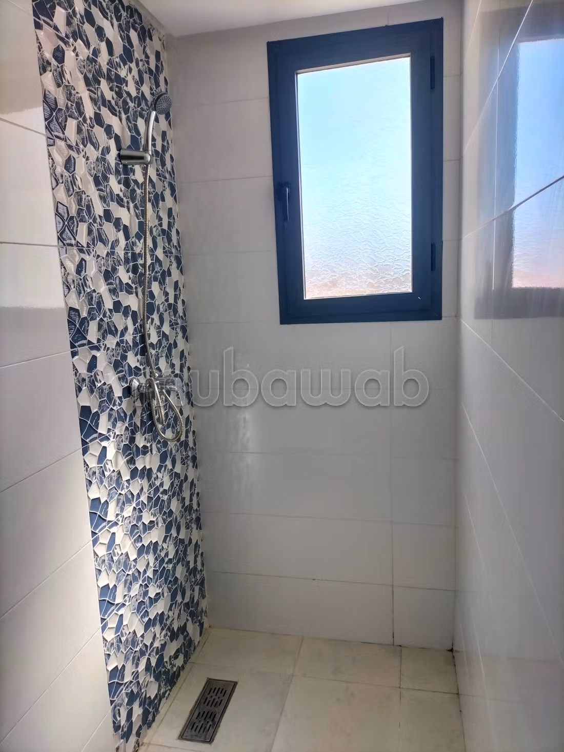Affitta il tuo appartamento a Aïn Sebaâ. 1 camera. Splendida vista sul mare, porta blindata