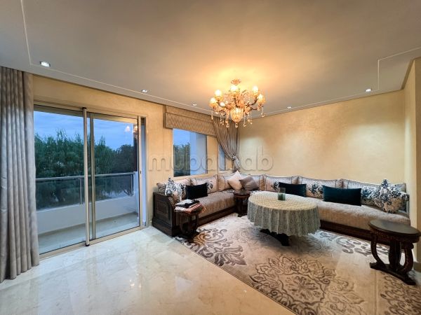 Vendita appartamento a Ville Verte. 2 locali spaziosi. Impianto di aria condizionata e servizio di conciergerie