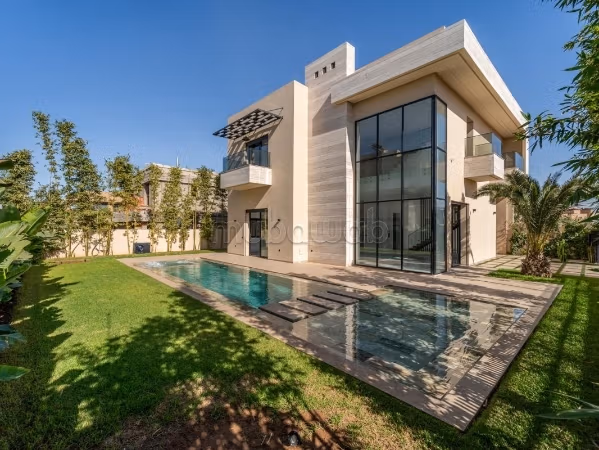 Eccezionale villa in vendita a Hivernage. Superficie di 497 m². Camino e piscina