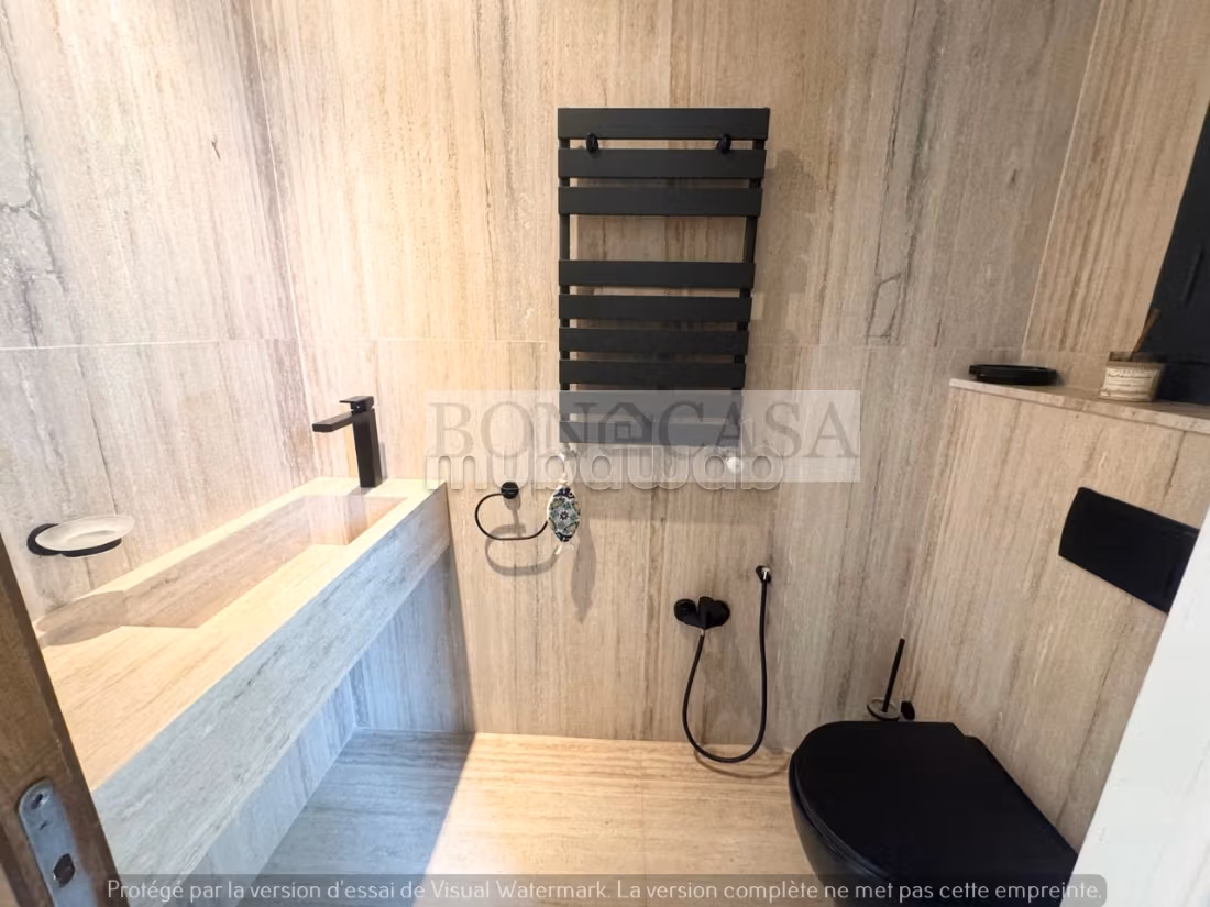 Eccezionale villa in vendita a Gammarth. Superficie 331 m². Piscina e condizionatore