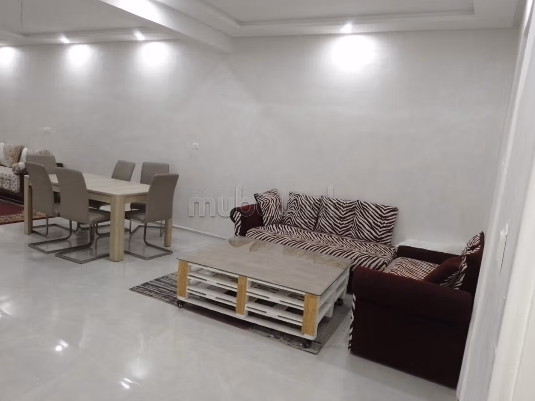 Bel appartement à vendre à Agdal. 3 chambres agréables. Meublé — 2