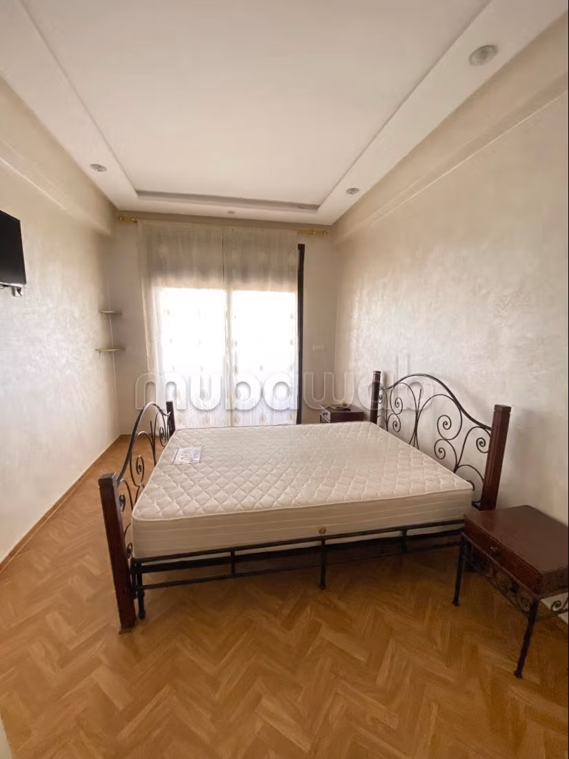 Bel appartement à vendre à Agdal. 3 chambres agréables. Meublé — 6