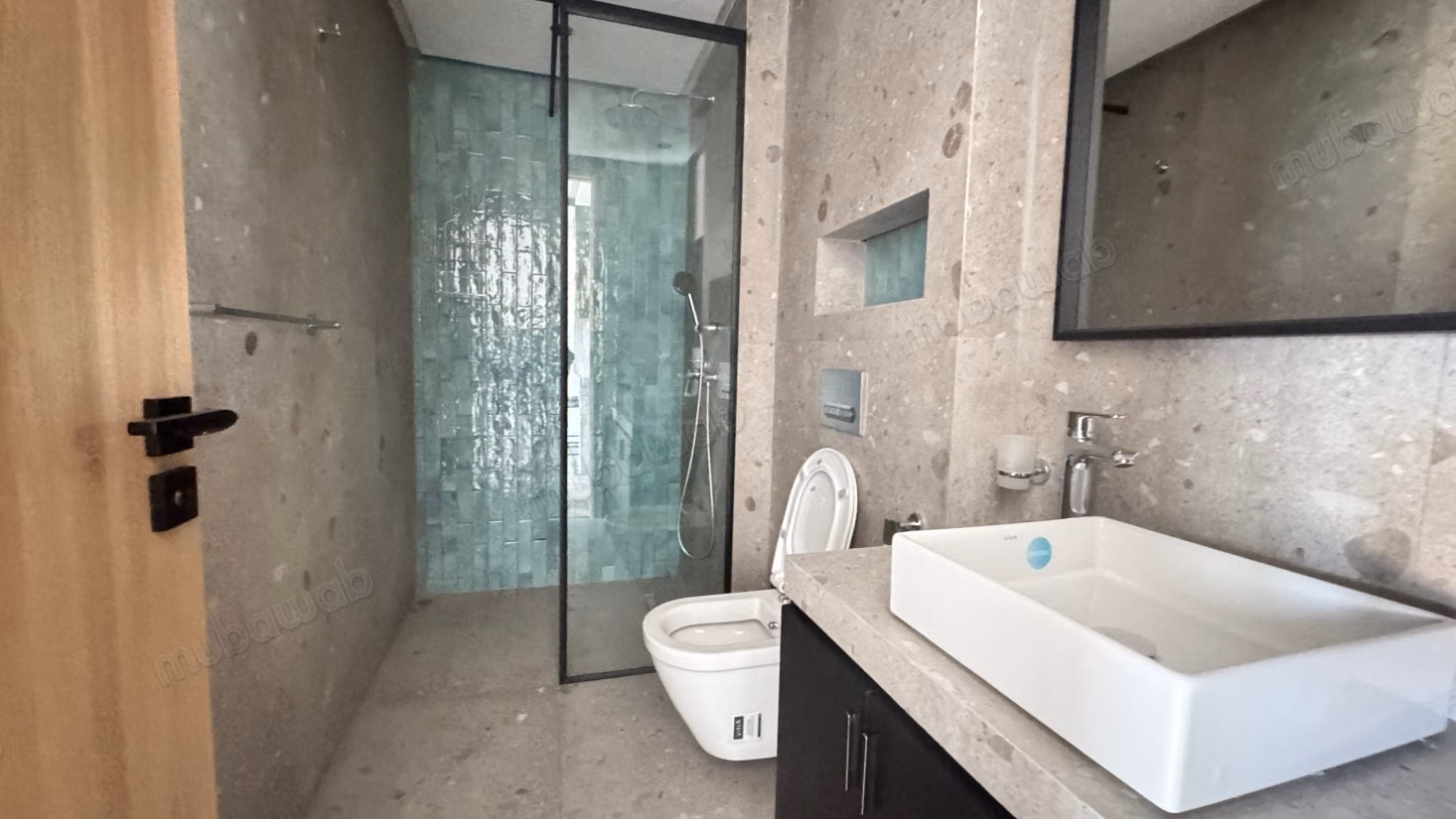 Piso en alquiler en Hermitage. 2 habitaciones confortables. Está amueblado con buen gusto