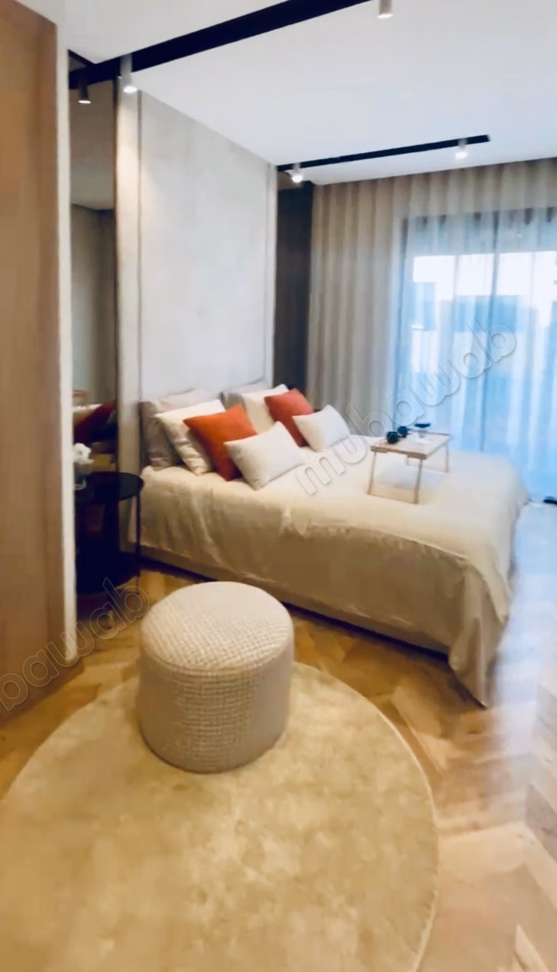 Piso en alquiler en Hermitage. 2 habitaciones confortables. Está amueblado con buen gusto