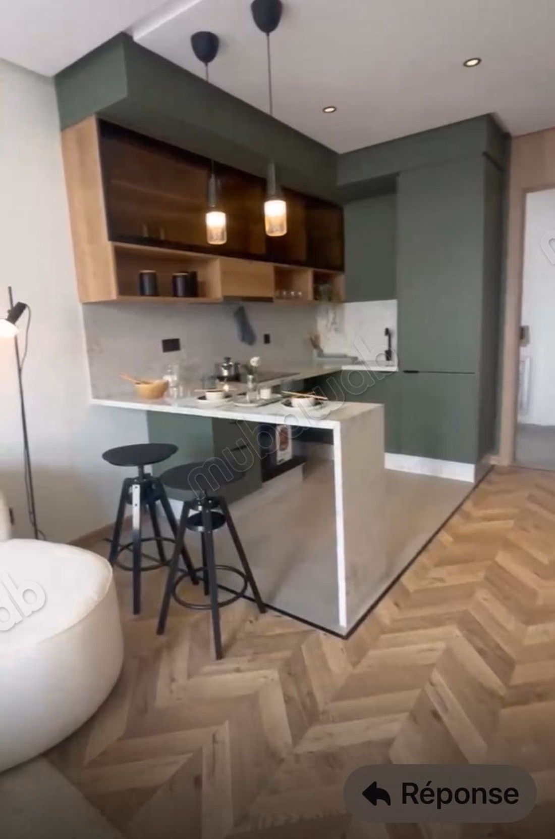 Piso en alquiler en Hermitage. 2 habitaciones confortables. Está amueblado con buen gusto