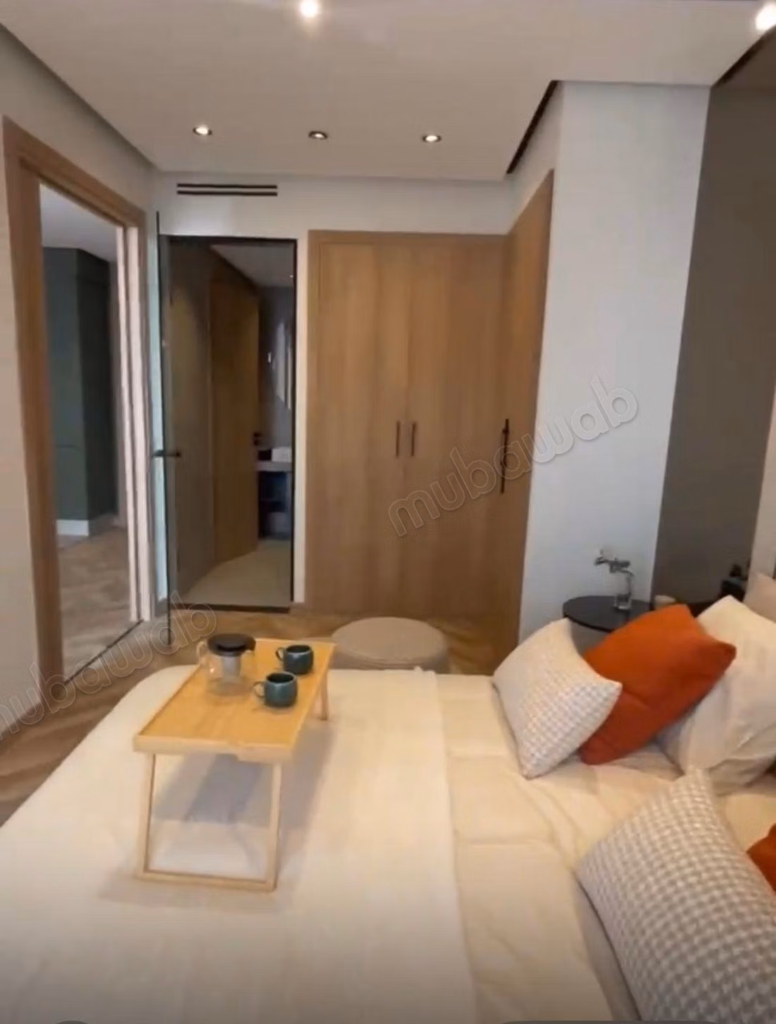 Piso en alquiler en Hermitage. 2 habitaciones confortables. Está amueblado con buen gusto