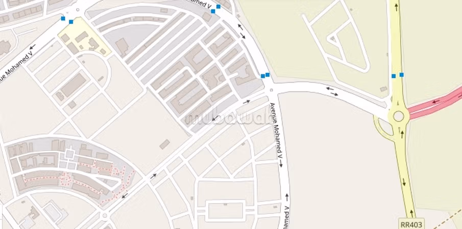 Nu te koop. Oppervlakte 240 m²