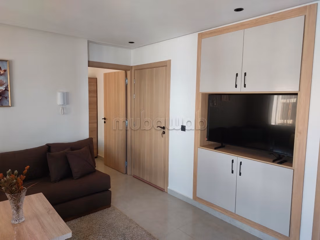 Flat for rent. Surface area 35 m². Cellar