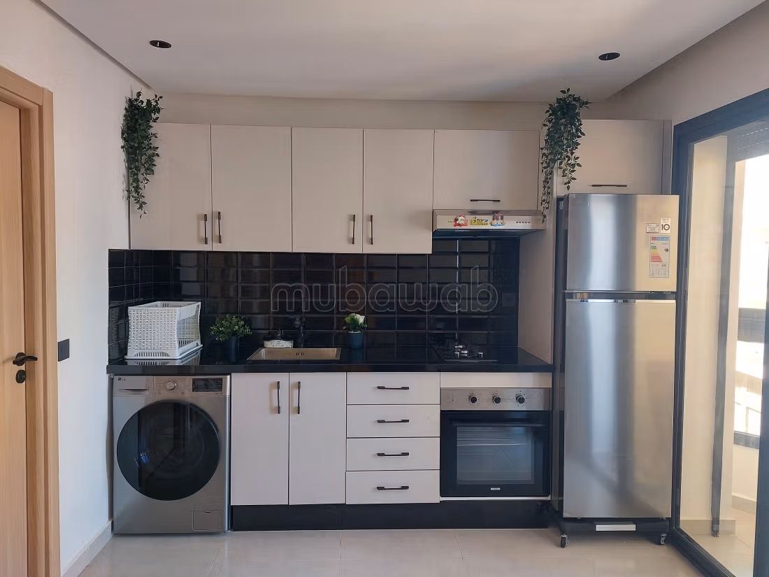 Flat for rent. Surface area 35 m². Cellar