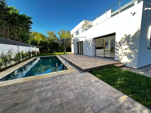 Maestosa villa in affitto a Quartier Des Ambassades. 5 belle camere da letto. Terrazzo e giardino