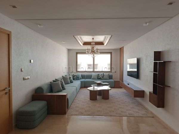 Bellissimo appartamento in affitto a Souissi. 3 camere da letto. Arredato