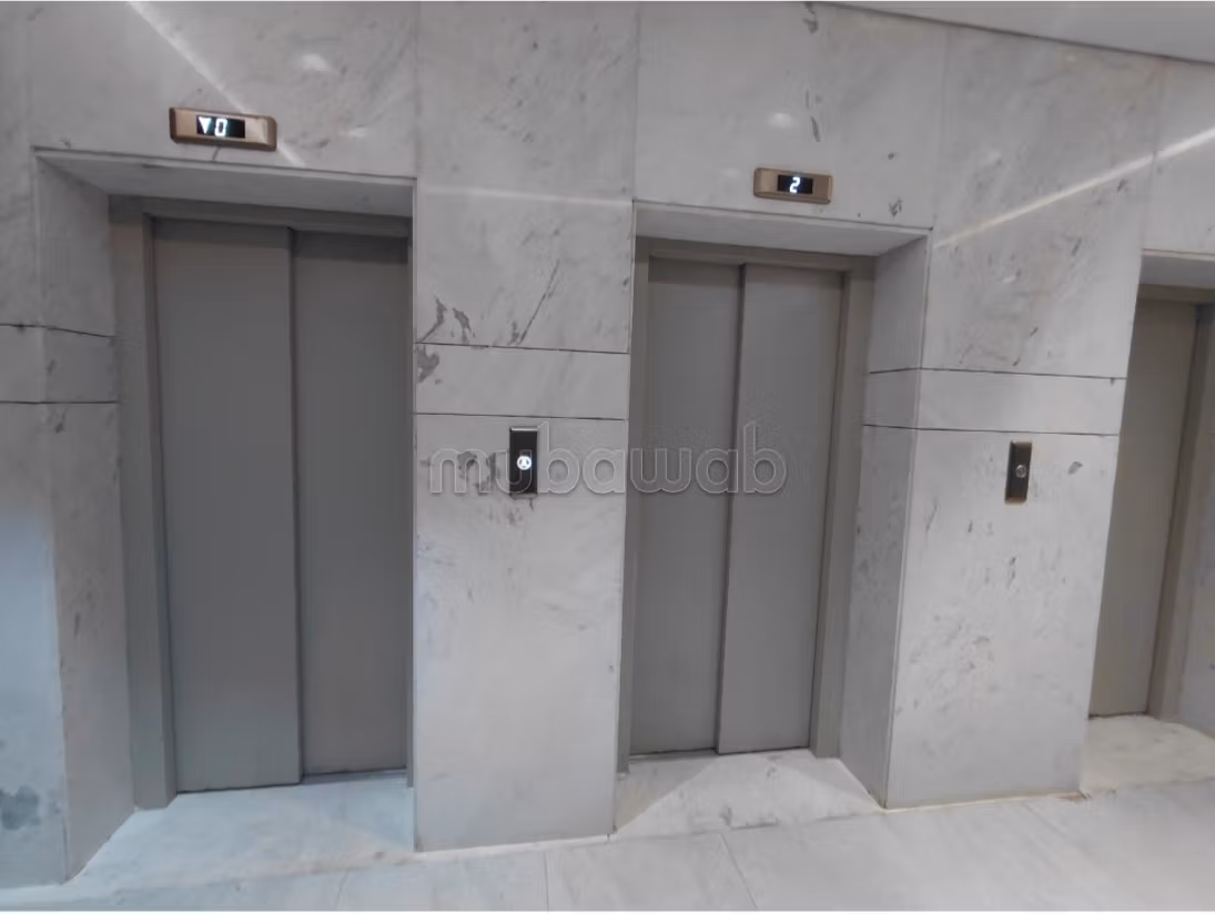 Ufficio da affittare a Sidi Maarouf. Superficie 85 m². Casa con servizio concierge
