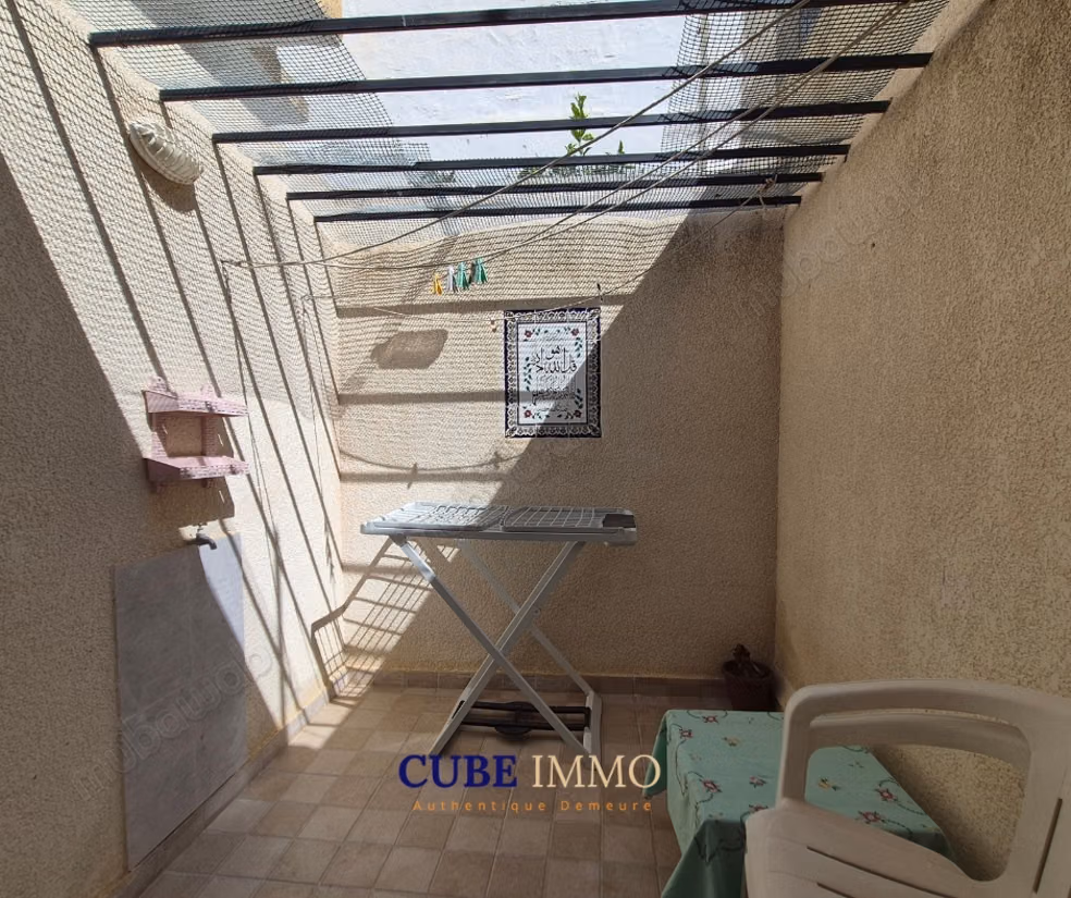 Affitto di uno splendido appartamento a Cité Erriadh. 1 camera. Arredato