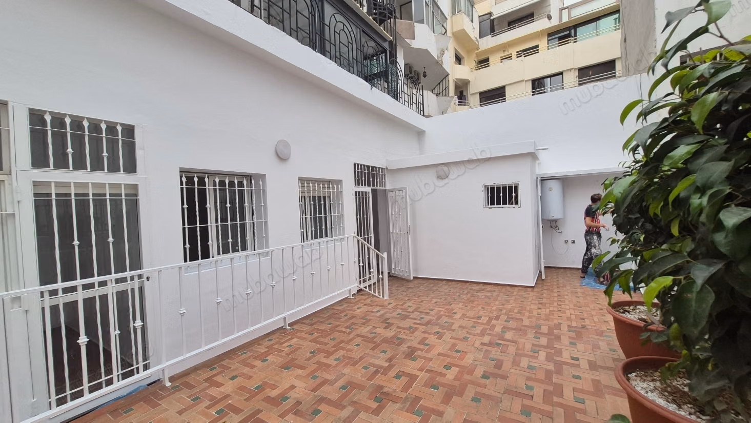 A louer Appt Usage Bureau RDC 200m2 3ch Gauthier