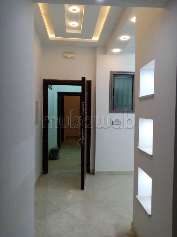 Appartamento in affitto a Ksar Said. 2 belle camere da letto. Finestre con doppi vetri e porta blindata