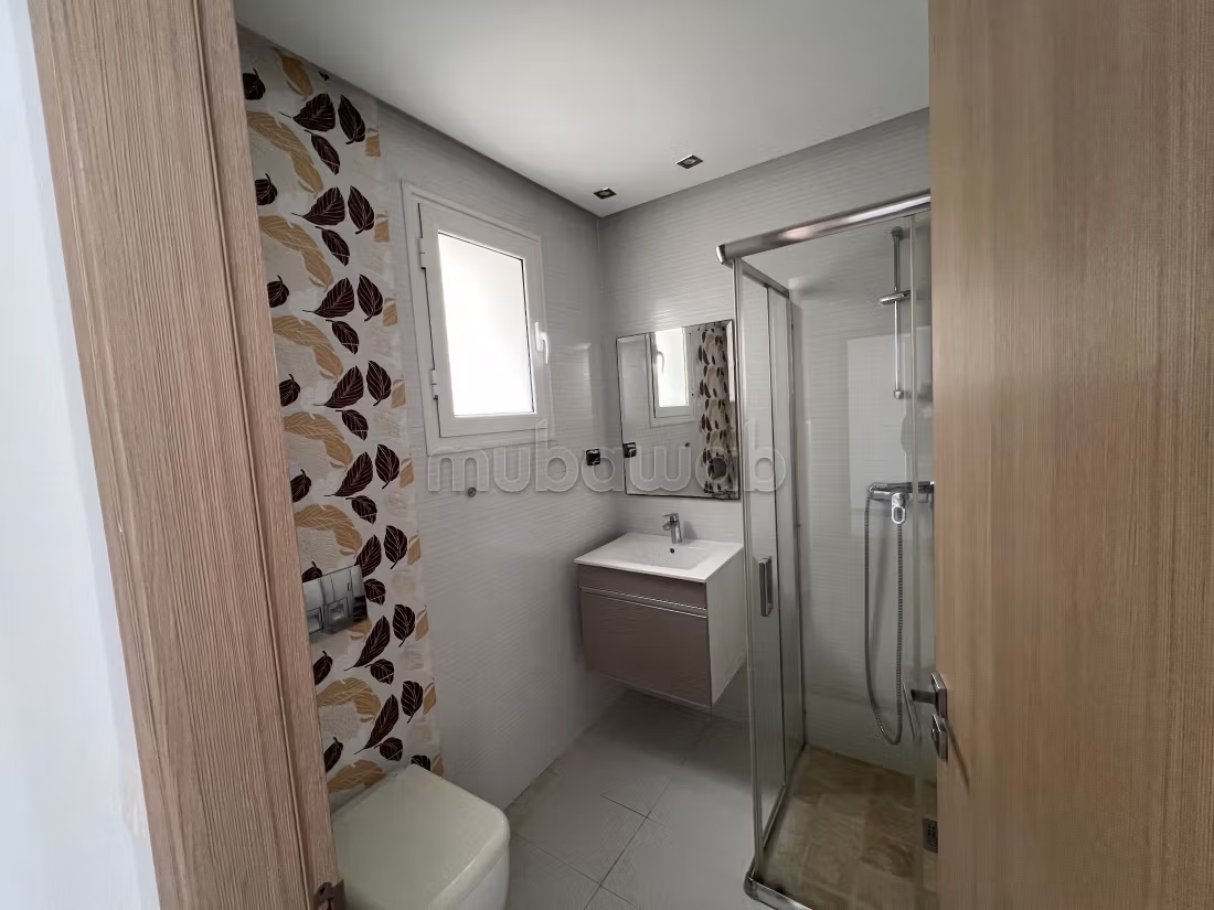 Bellissimo appartamento in affitto a Ain Zaghouan Nord. 2 belle camere da letto. Arredato