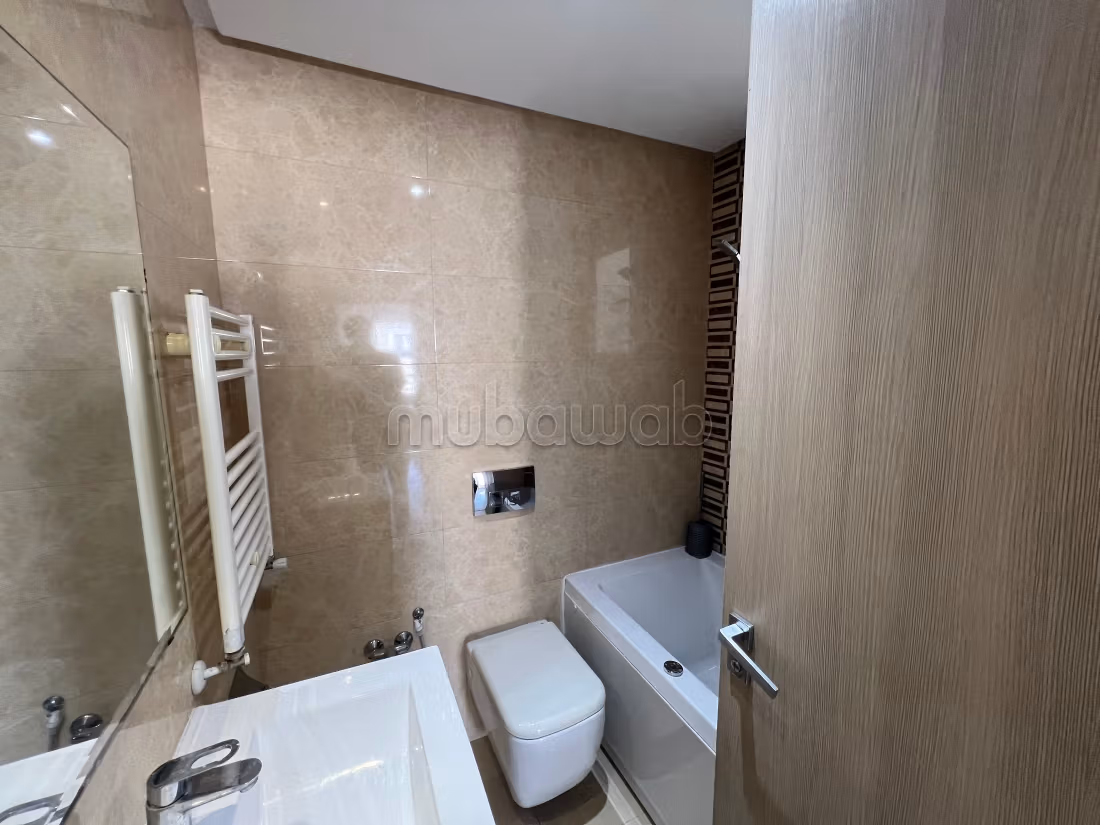 Bellissimo appartamento in affitto a Ain Zaghouan Nord. 2 belle camere da letto. Arredato