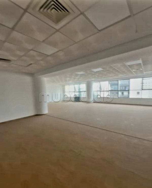 À louer – Plateau de bureaux de 136m² à Abdelmoumen