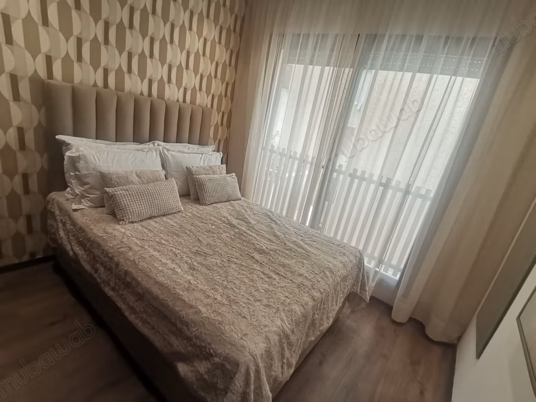 Studio neuf joliment meublé 37m2 A Racine