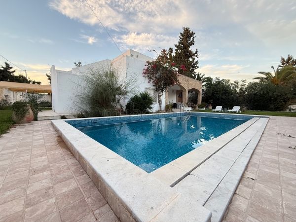 Eccezionale casa di lusso in affitto a Hammamet. 3 camere. Terrazzo e giardino