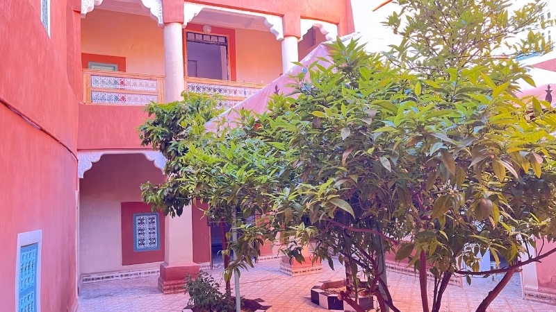 Lavish riad for sale in Zaouia Sidi Ghalem. 6 beautiful rooms
