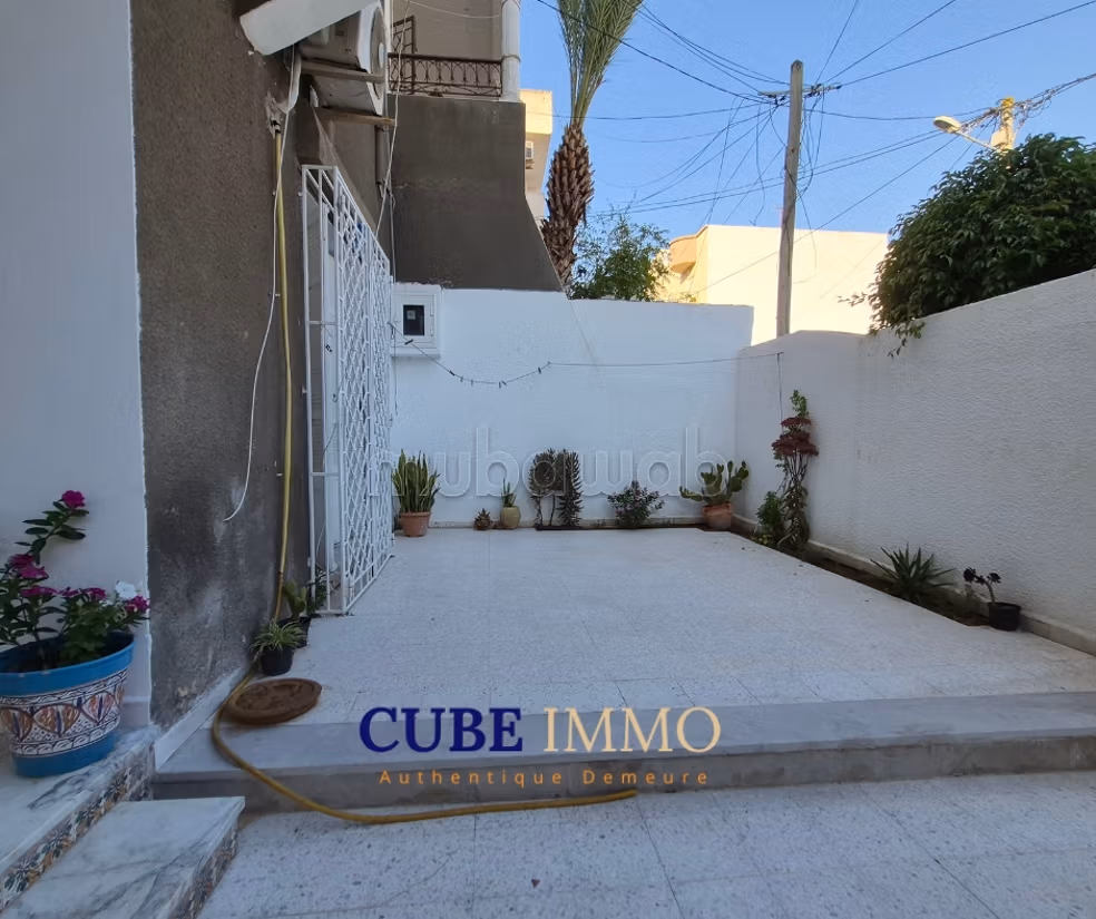 Rez de chaussée indépendant avec jardin et garage