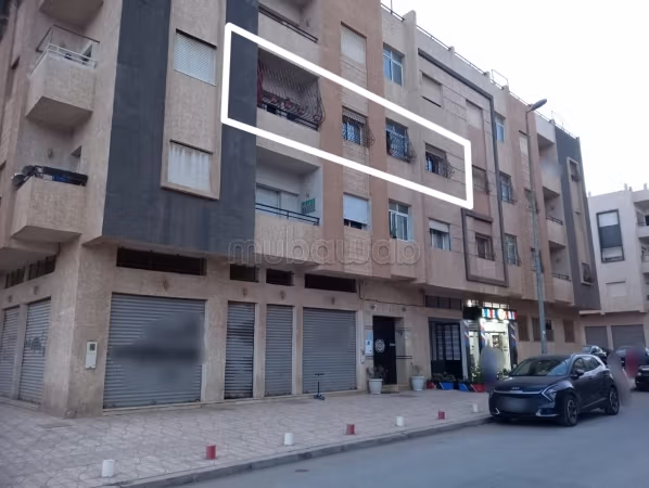 Appartementen om te kopen in Sidi Abdellah. 3 Ruimtes. Marokkaanse woonkamer en satellietschotel