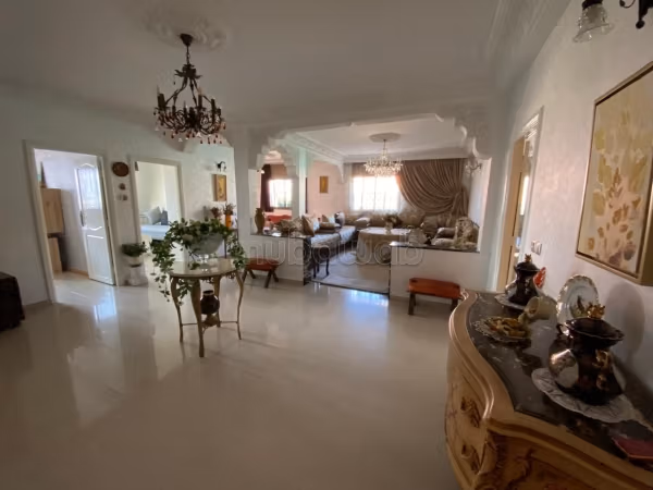Koopappartementen beschikbaar in Riad Oulad Mtaa. Totale oppervlakte 150 m². Gemeubileerd