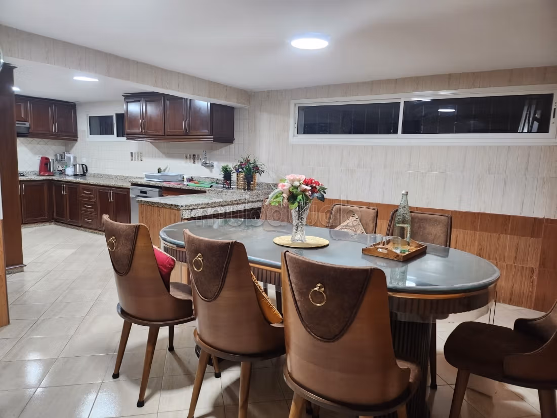 Villa à Hay Riad pour usage professionnel ou habitation