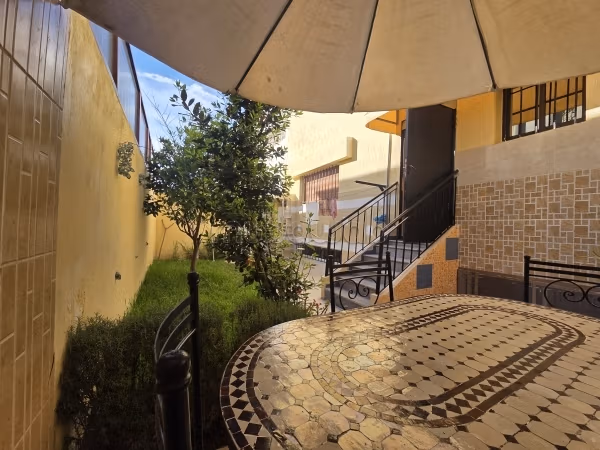 Nu te koop: villa's en luxe woningen in Riyad. Oppervlakte 300 m². Satellietschotel en traditionele woonkamer