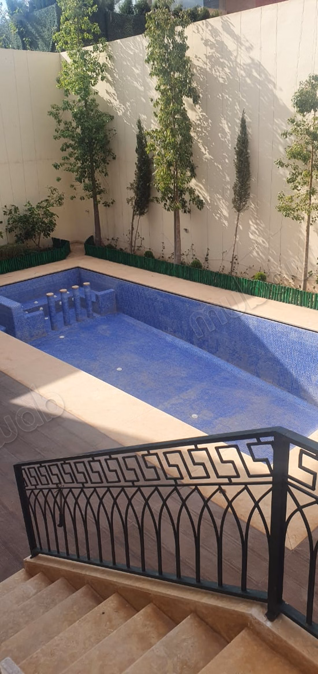 Magnificent villa for sale in Hay Targa. 9 comfortable rooms. Garden and lift