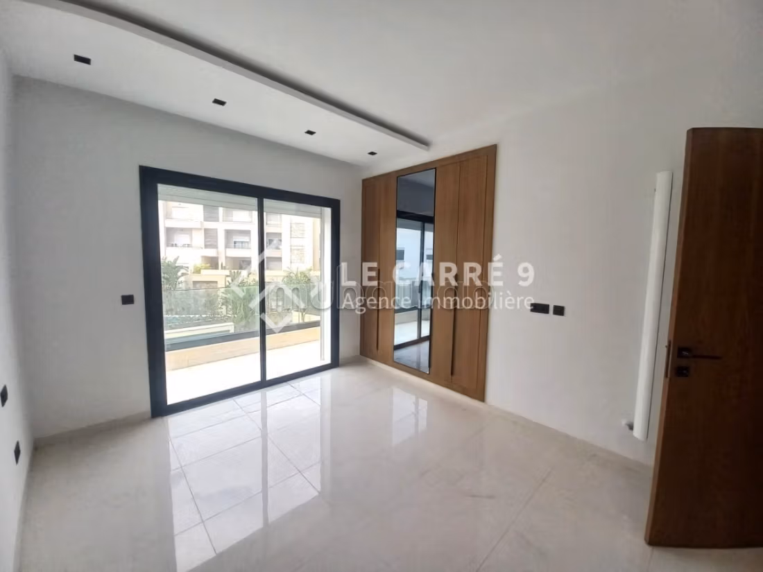 A vendre un duplex avec piscine aux Jardins de Carthage