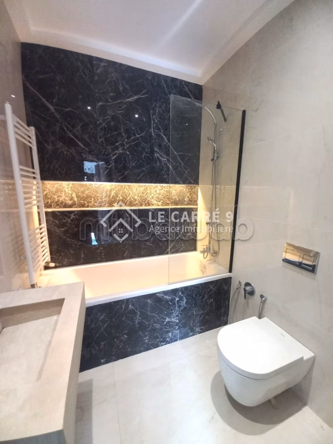 A vendre un duplex avec piscine aux Jardins de Carthage