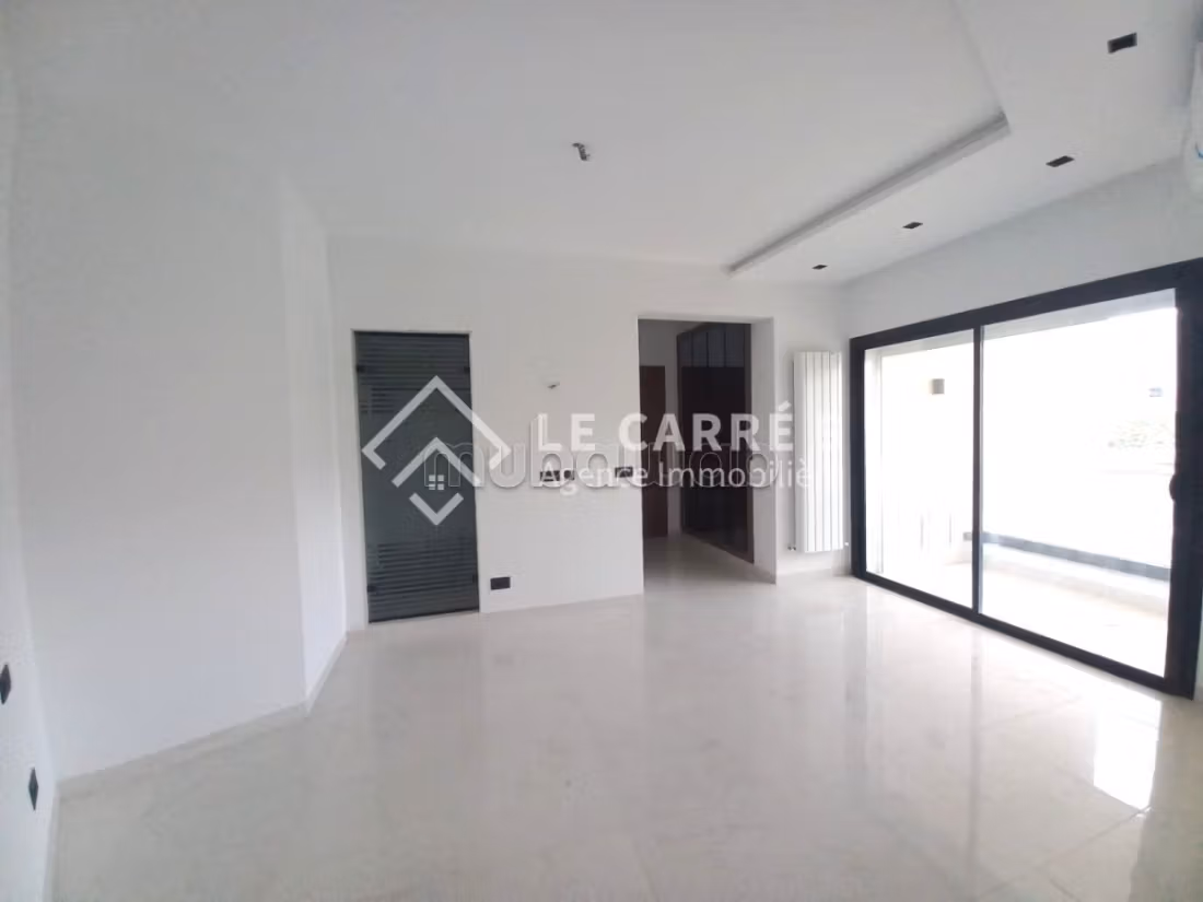 A vendre un duplex avec piscine aux Jardins de Carthage