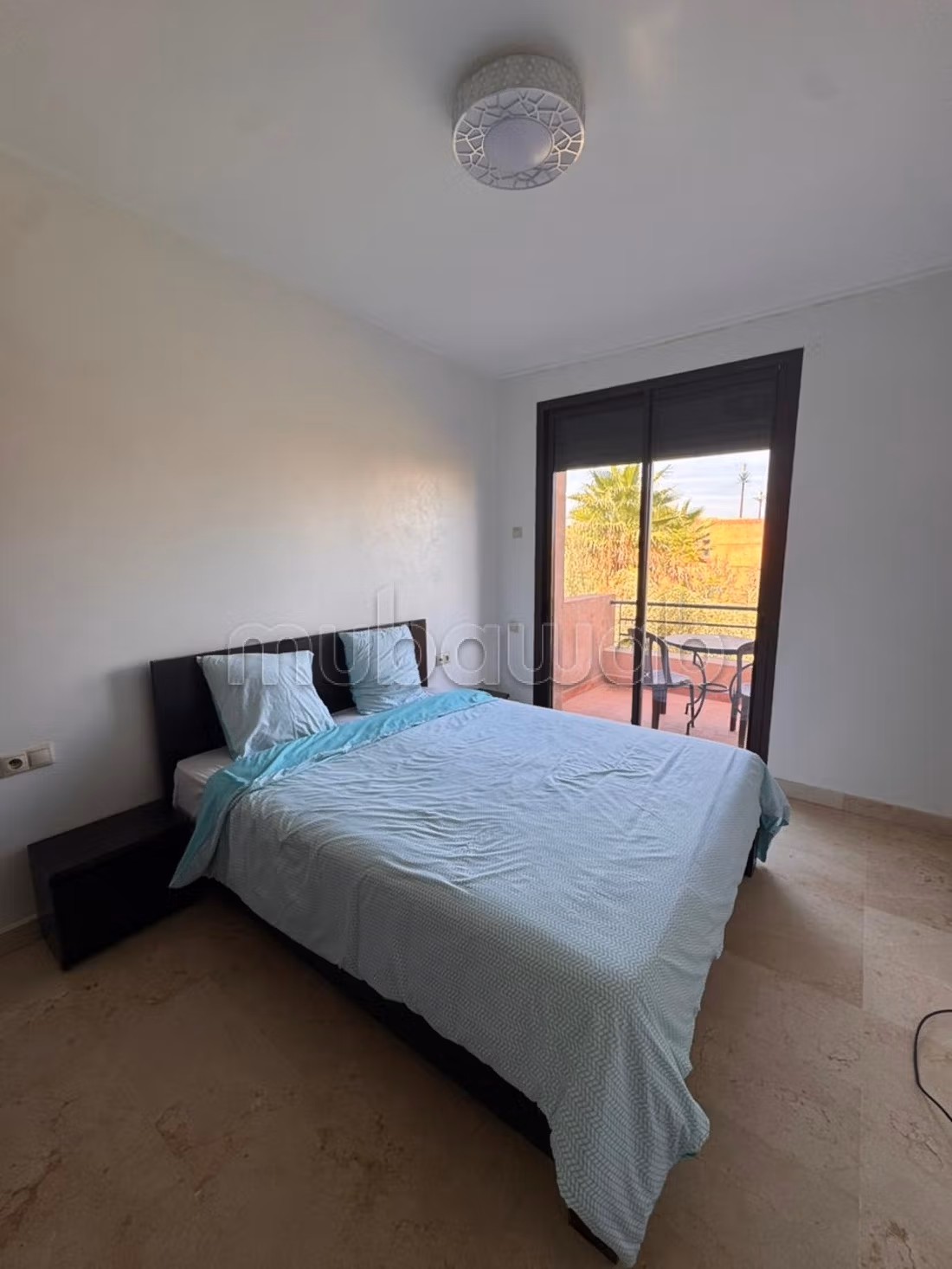 Se alquila este piso en Route de l'Ourika. 2 habitaciones. Armarios