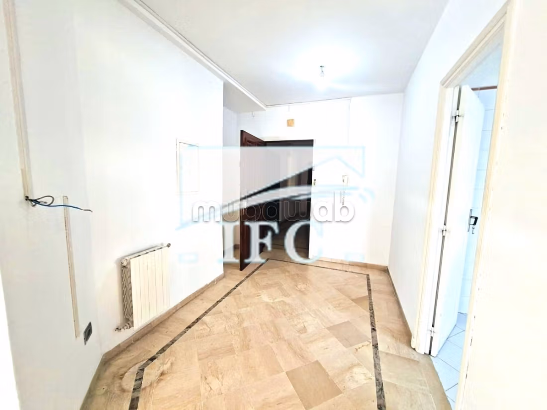 Bureau en 5 espaces 230m² lac 1 IFCL168