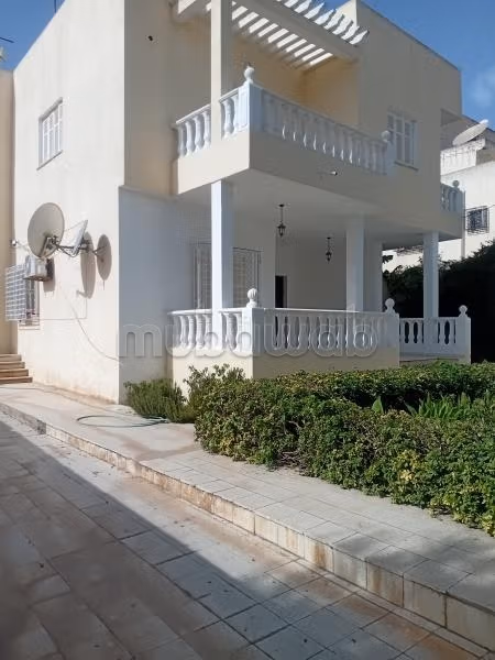 Grand villa à vendre à denden