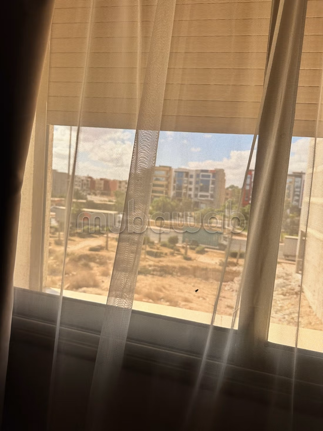 شقة جميلة للبيع ببرشيد. 2 غرف جميلة. مطبخ مجهز جيدا