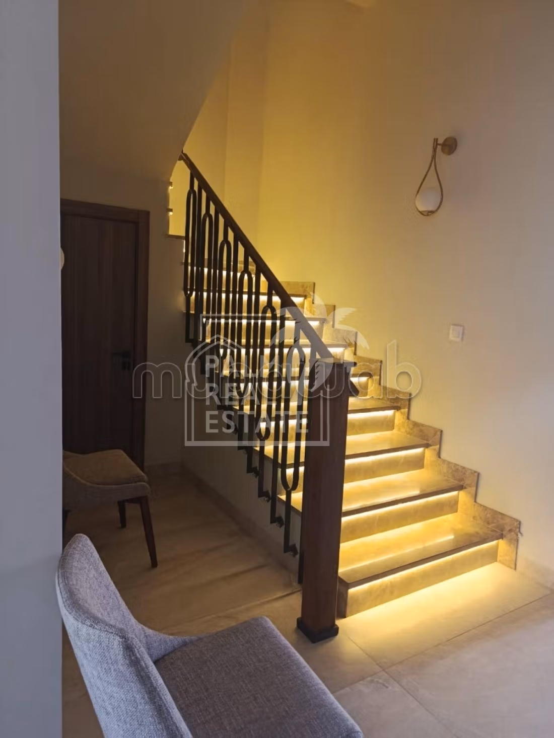Casa de alto standing en venta en Route de l'Ourika. Dimensión 270 m². Residencia con seguridad