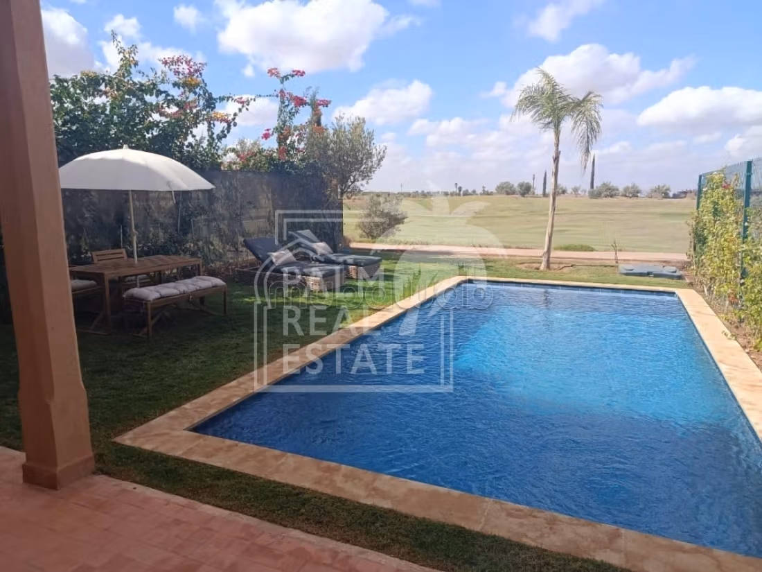 Casa de alto standing en venta en Route de l'Ourika. Dimensión 270 m². Residencia con seguridad