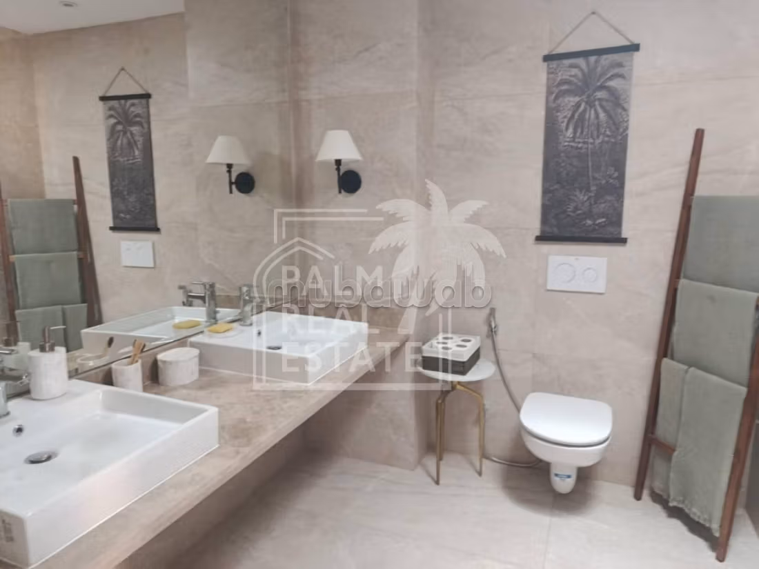 Casa de alto standing en venta en Route de l'Ourika. Dimensión 270 m². Residencia con seguridad