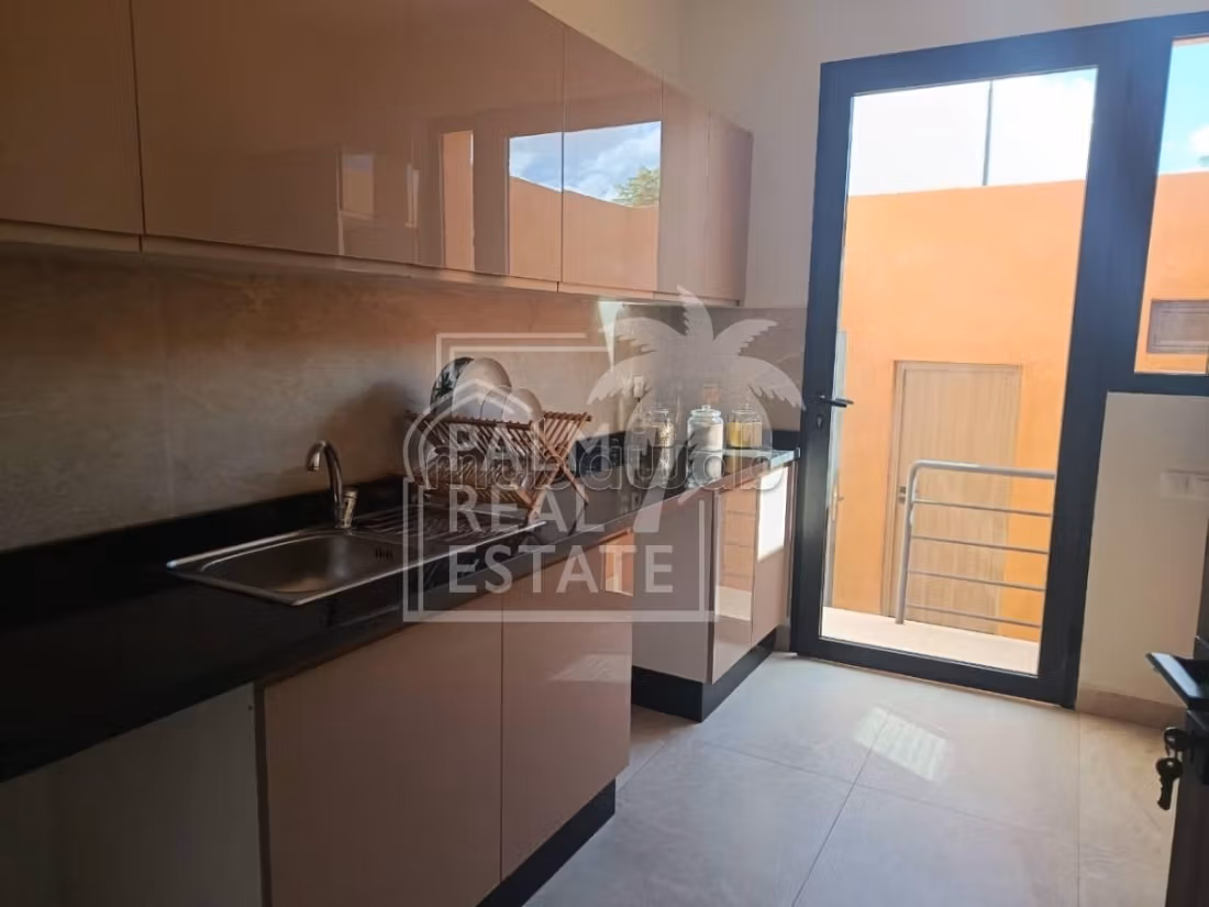 Casa de alto standing en venta en Route de l'Ourika. Dimensión 270 m². Residencia con seguridad