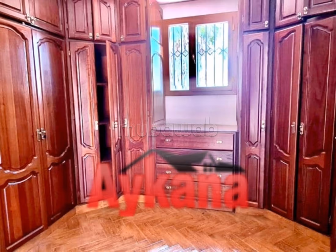 Maestosa residenza di lusso in affitto a Souissi. 5 camere. Dotato di camino e climatizzatore