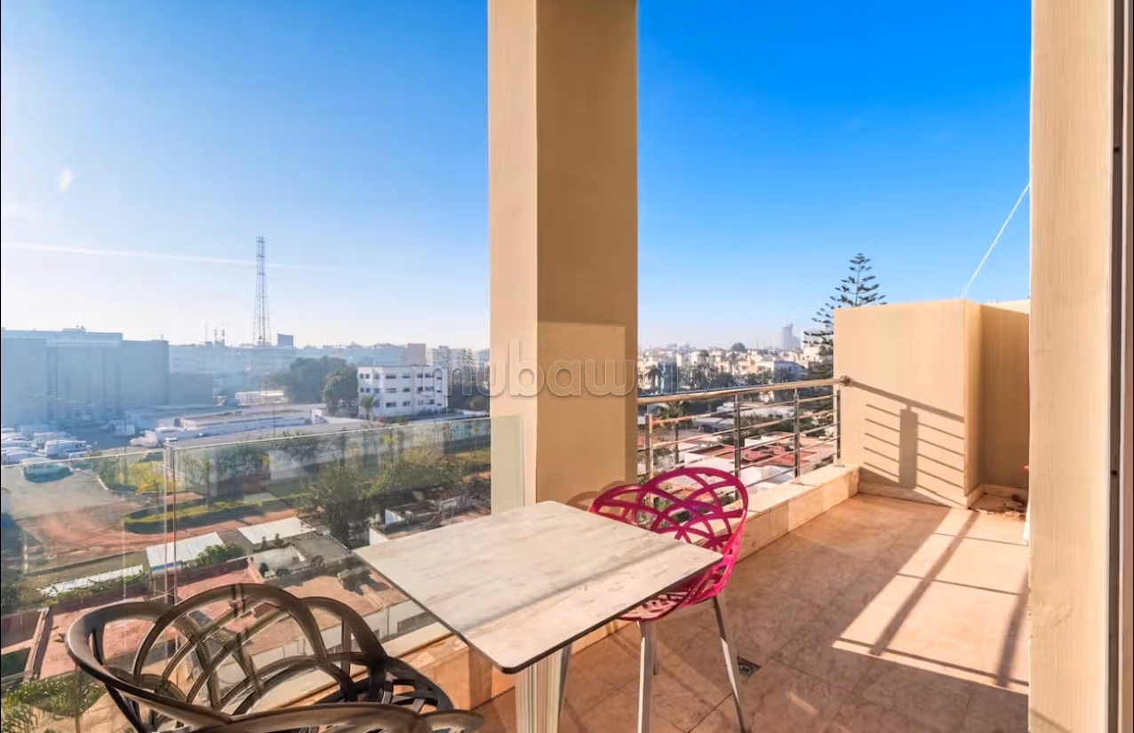 Location studio meublé avec goût SANS VIS À VIS