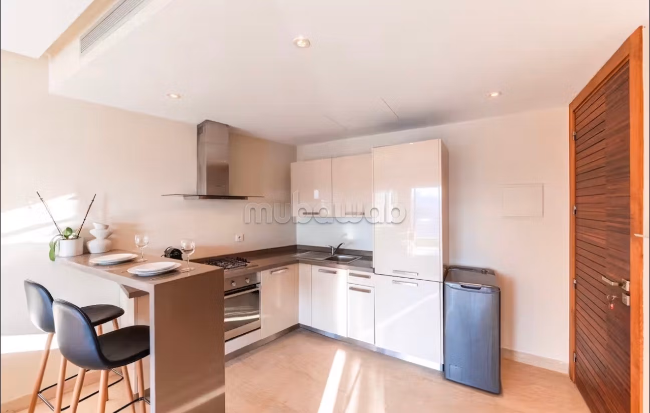 Location studio meublé avec goût SANS VIS À VIS