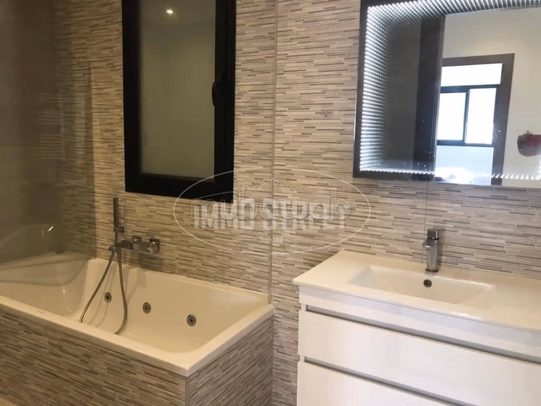Location un duplex s3 en plein cœur de La Marsa
