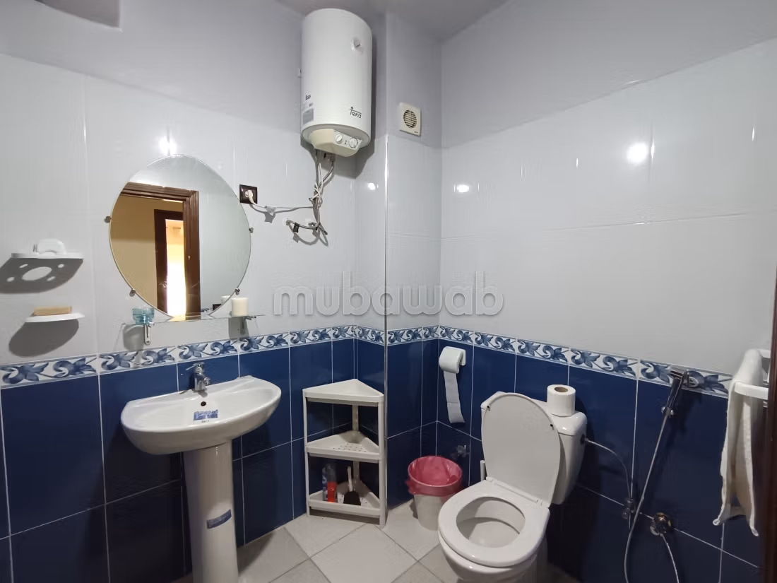 Bellissimo appartamento in affitto a Ennajd. Superficie 65 m². Arredato