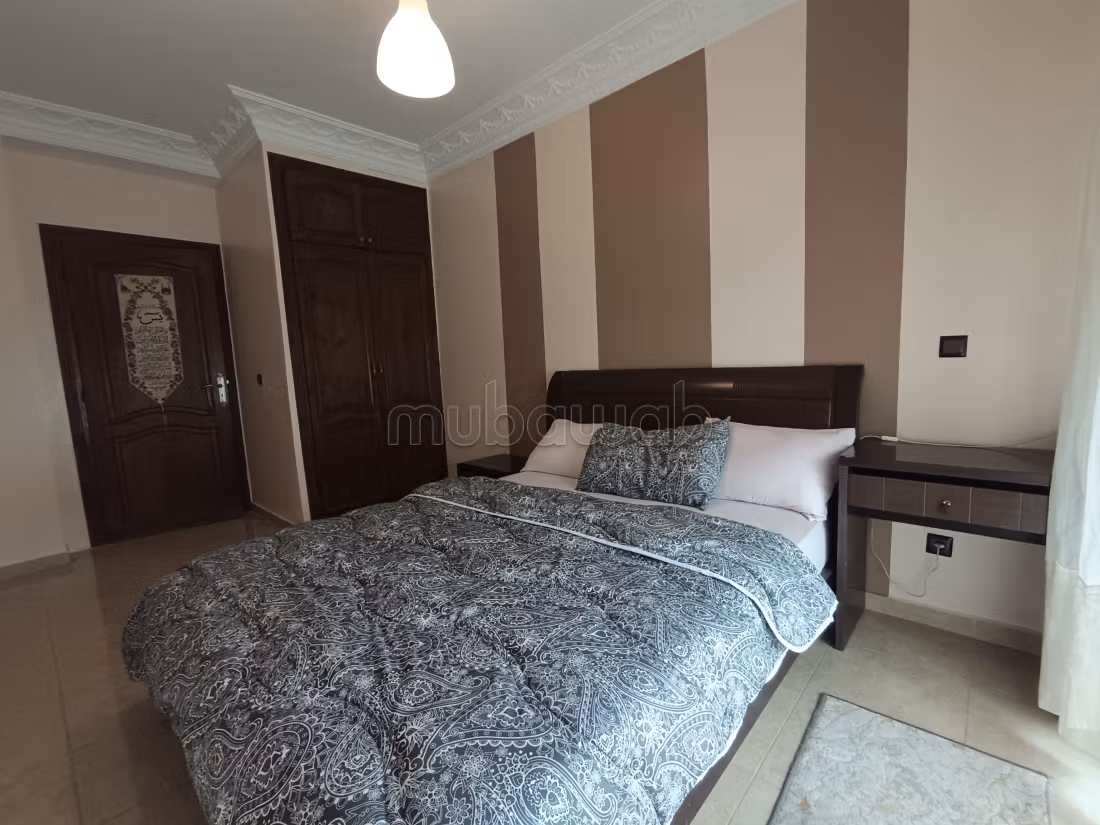 Bellissimo appartamento in affitto a Ennajd. Superficie 65 m². Arredato